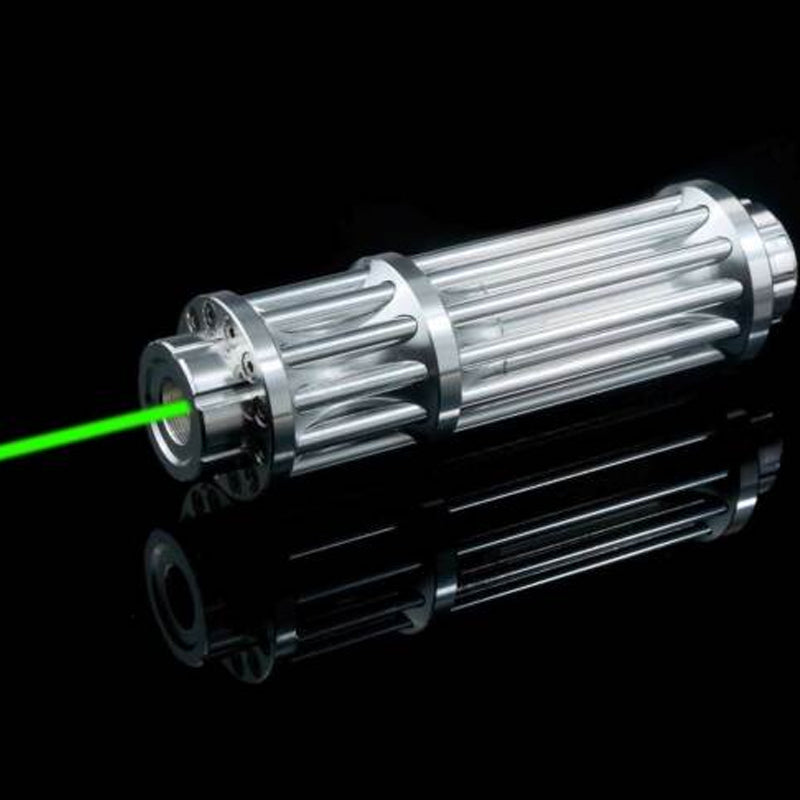 Hochleistungs-Laser-Taschenlampe – Leistungsstarker &amp; einstellbarer Strahl