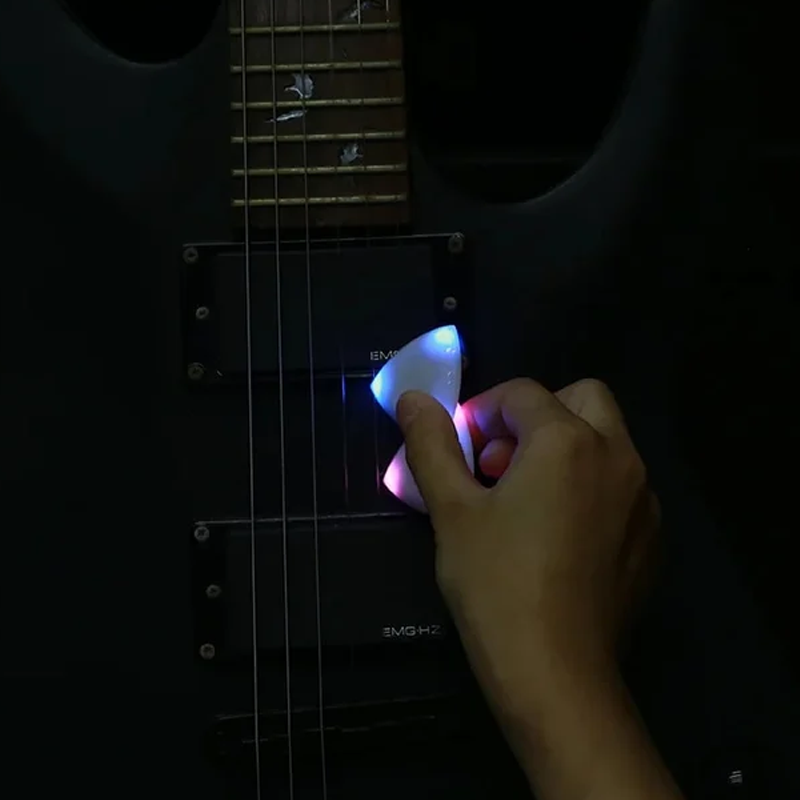 Licht an Gitarre Pick