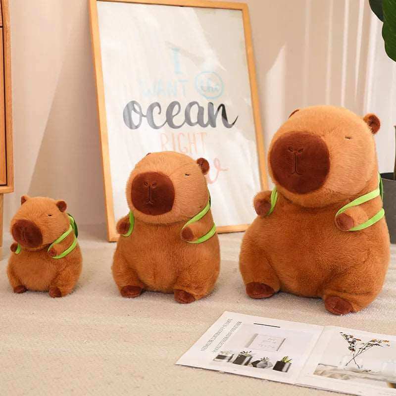 Kuscheliges Capybara Plüschtier mit Rucksack
