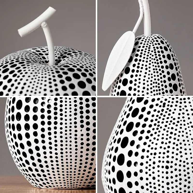 MonoApple Apfel-Skulptur – schwarz-weißem Tupfenmuster