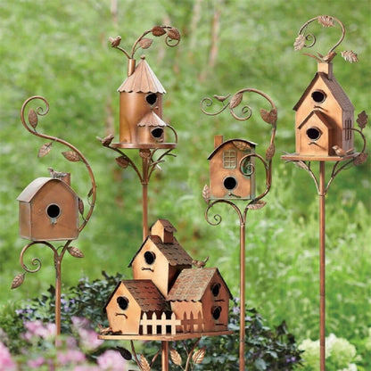 Metall-Vogelhaus auf Stecker für Garten
