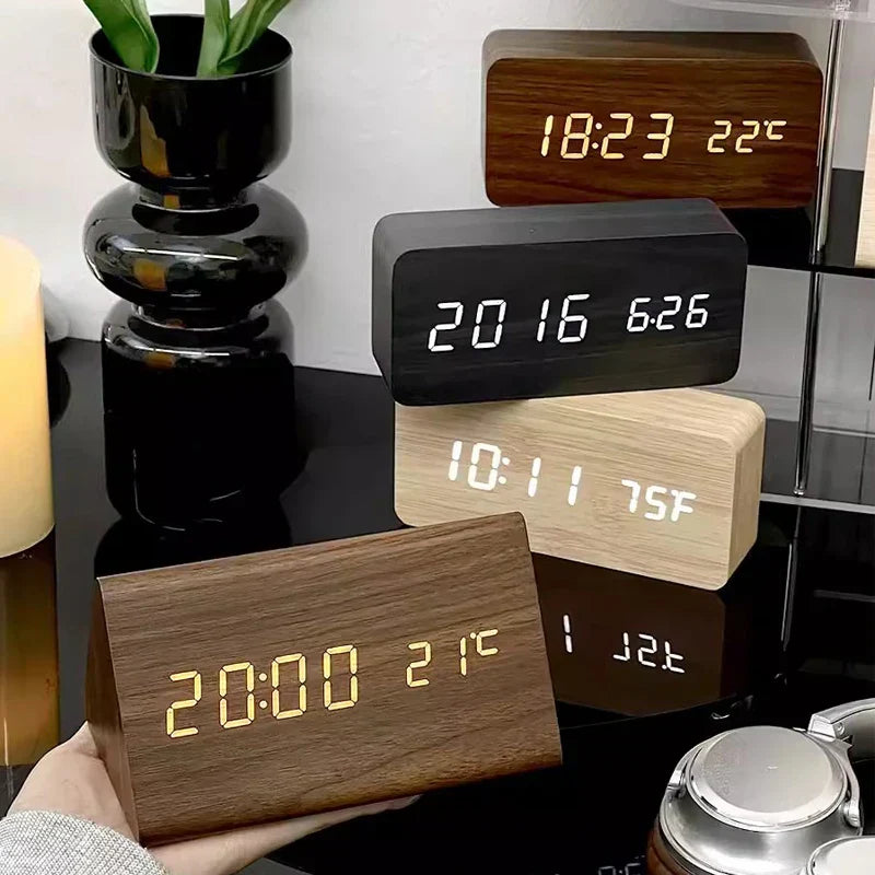 TimberGlow LED Wecker – Digital &amp; Stilvoll im natürlichen Holzdesign