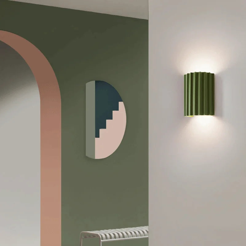 Moderne Wandapplikationen aus Kunstharz für elegante Räume
