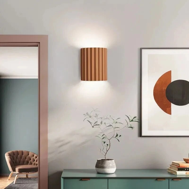 Moderne Wandapplikationen aus Kunstharz für elegante Räume