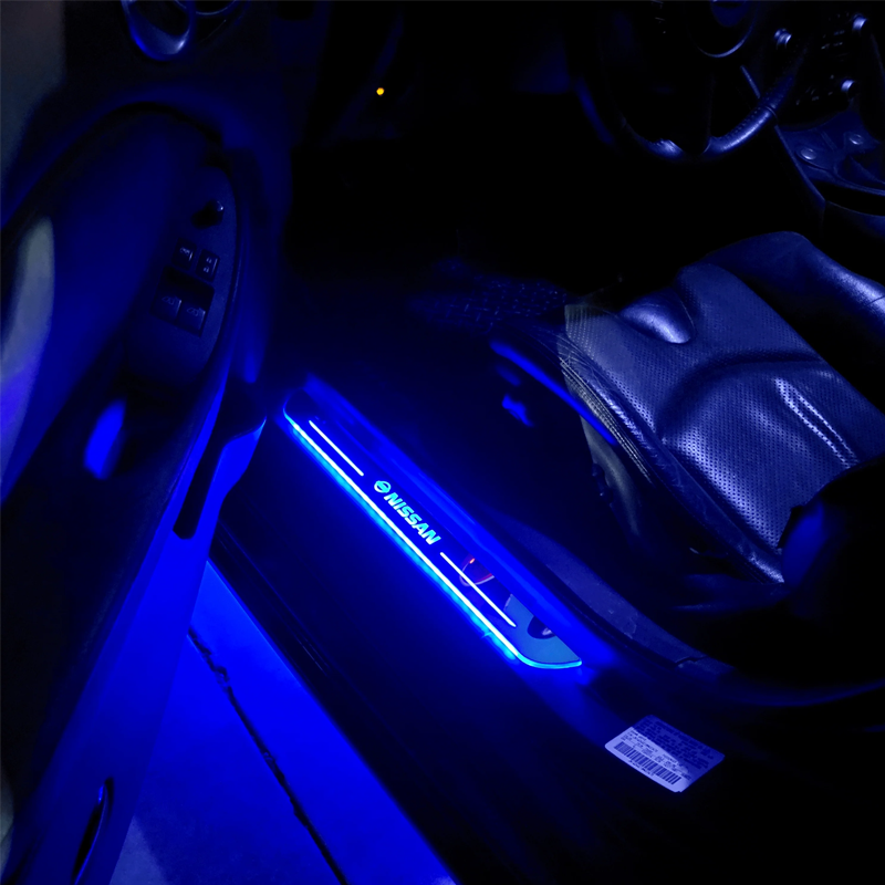 4 Stück anpassbare drahtlose Auto-Sensing LED-Autotürenleistenlichter für alle Automodelle