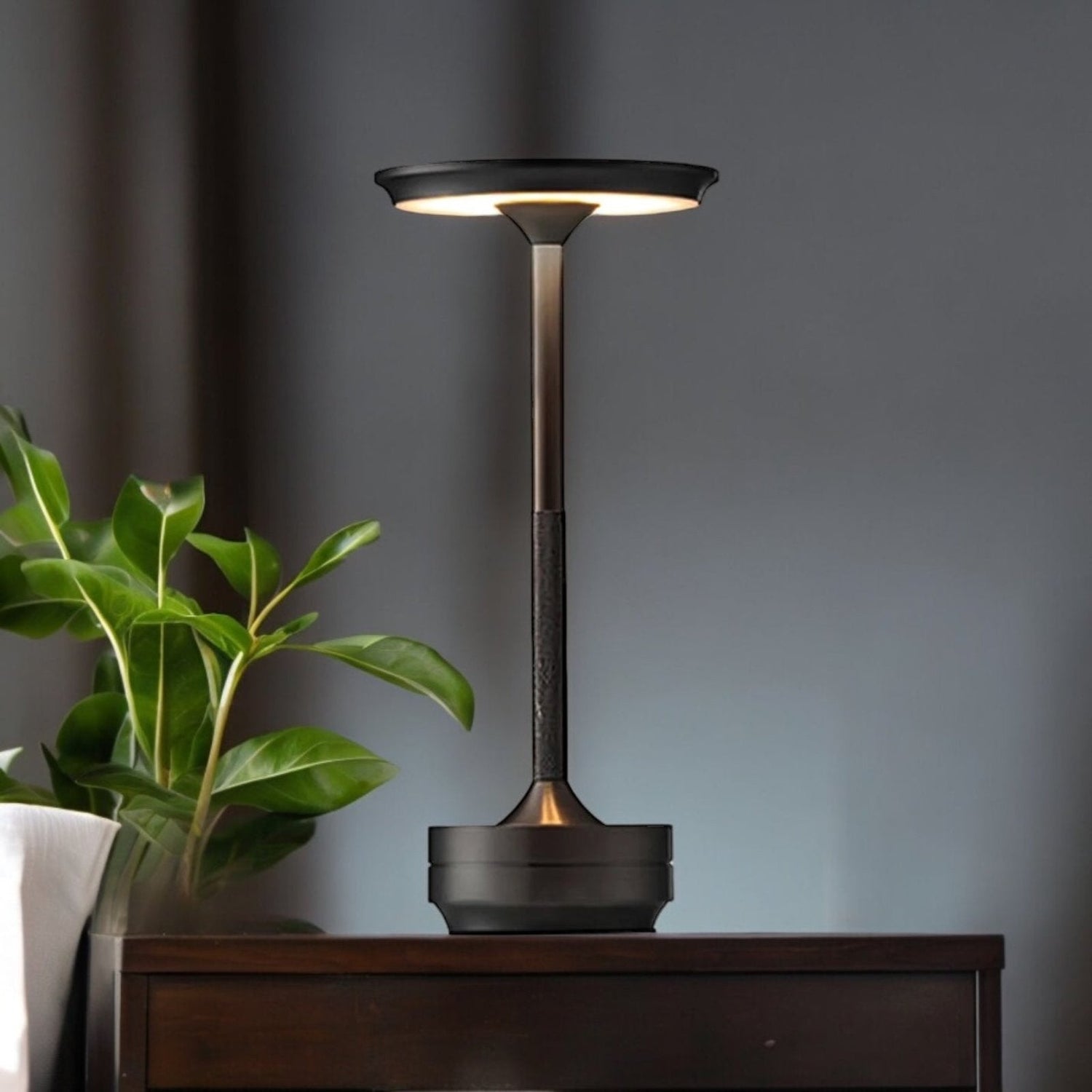 Kabellose wiederaufladbare moderne Aura Tischlampe mit Touch-Steuerungen | Drahtloses LED-Licht für moderne Beistelltische und Schreibtische | Minimalistische Tischlampe