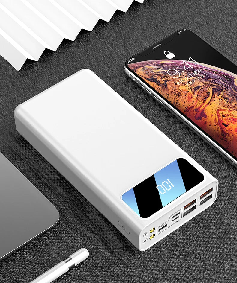 Powerbanks mit drei USB-Anschlüssen und Schnellladefunktion