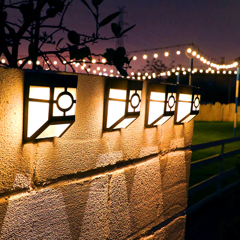 Moderne Solar-Wandleuchte für den Außenbereich