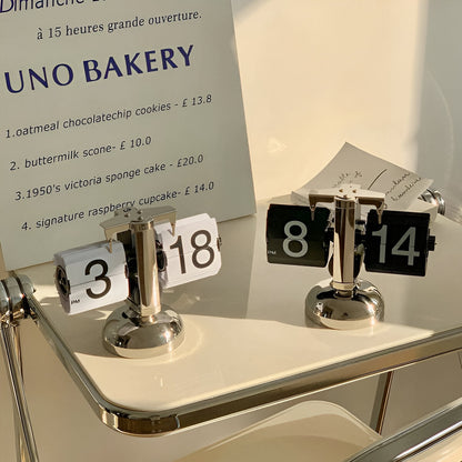 Minimalistische Flip Uhr mit Automatischem Umblättern