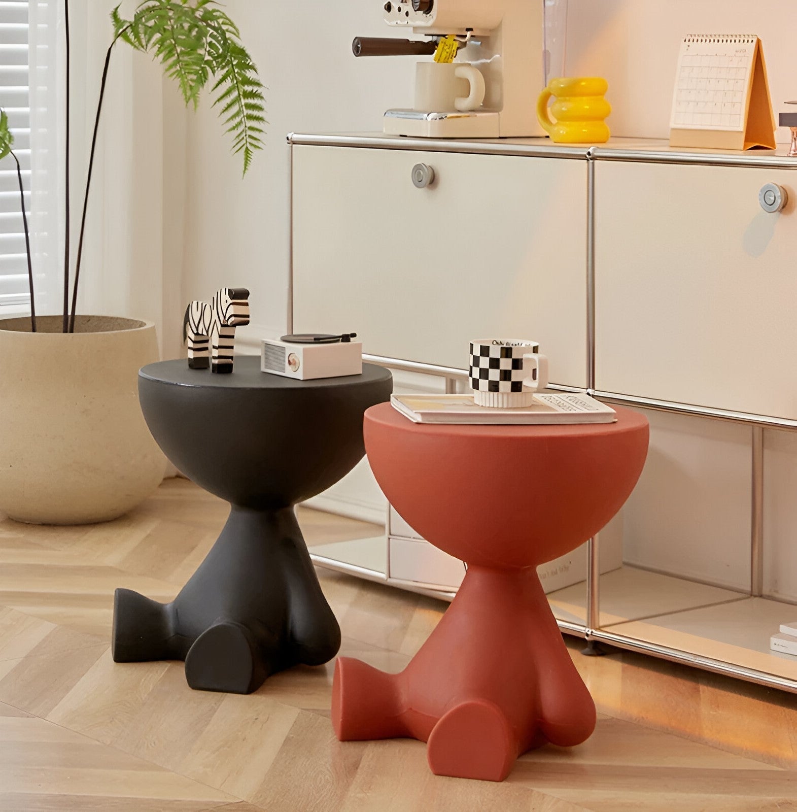 Kreativer Runder Beistelltisch in Creme