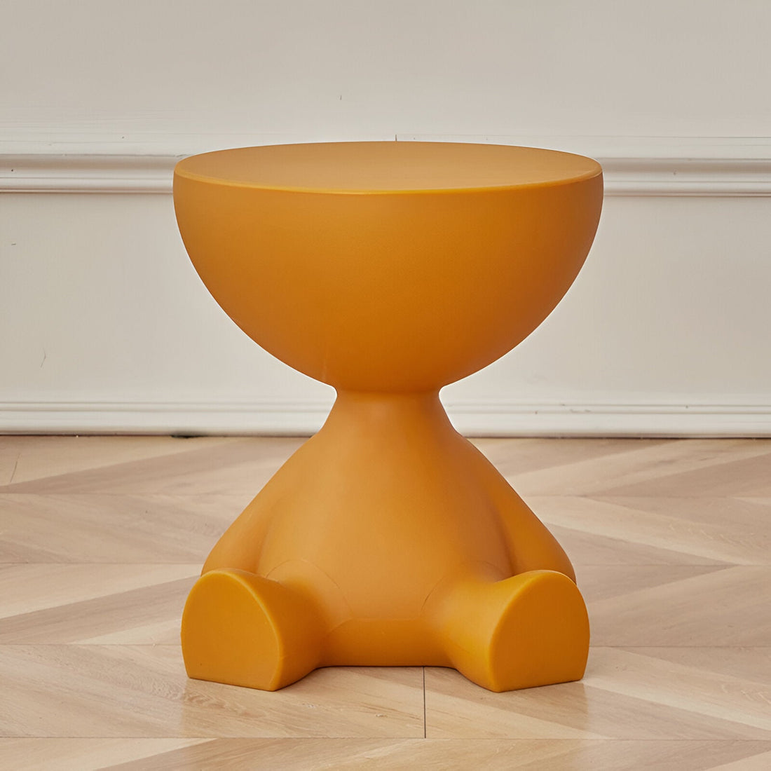 Kreativer Runder Beistelltisch in Creme