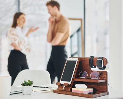 Zelara™ Telefon-Dockingstation aus Holz | Perfekter Organizer für Ihre Gadgets