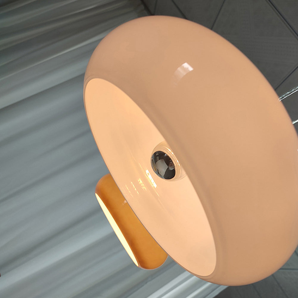 Warm Leuchtende Pendelleuchte Aus Milchglas