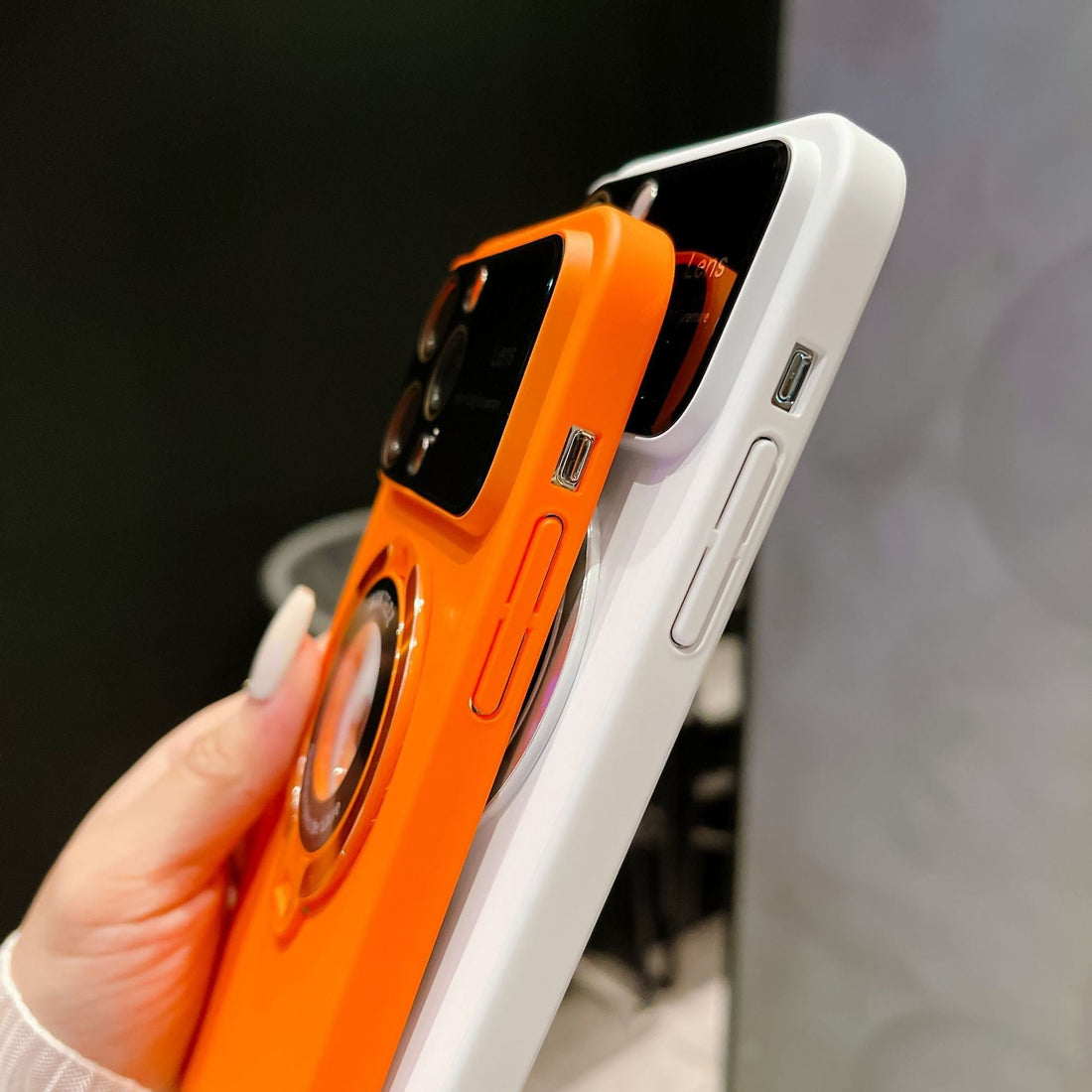 MagSafe iPhone-Hülle mit integriertem Ständer und großem Fensterdesign