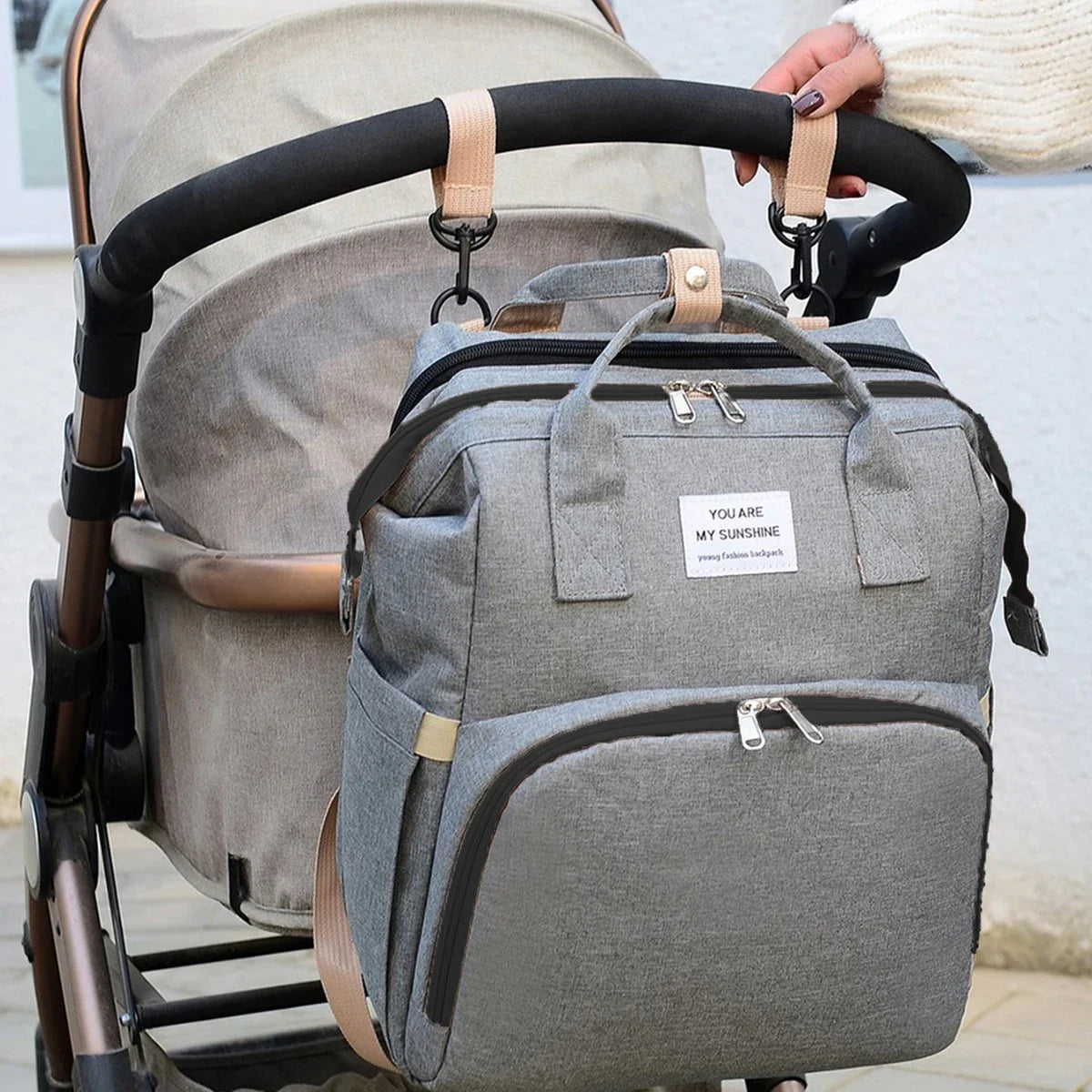 Zelara - 2in1 Baby Rucksack mit integriertem Wickelbett wählen