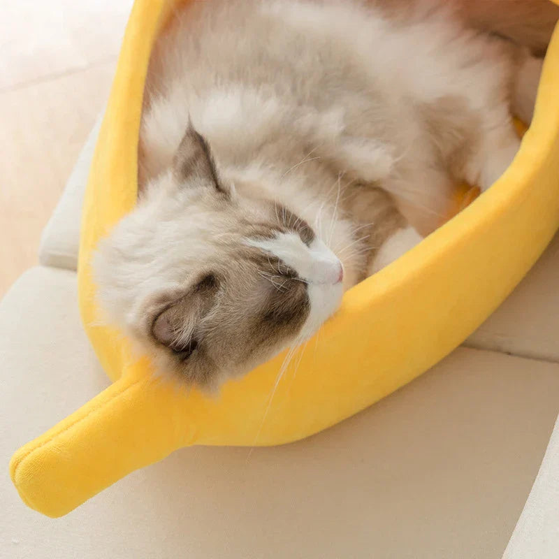 Katzenbett in Bananenform – Weiches Kuschelnest für Geborgenheit &amp; besseren Schlaf