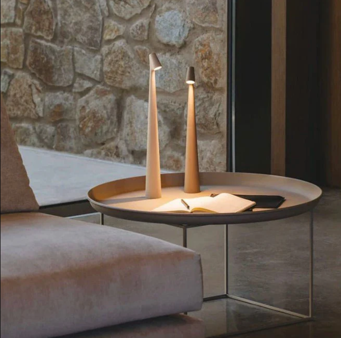 Zelara am Schreibtisch LED Nordlicht – 3 Intensitäten, kabelloses skandinavisches Design