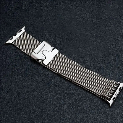 TitanMesh Pro - Exklusive Titan Milanese Loop Band für Apple Watch Series 10