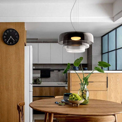 Elegante Glas-Pendelleuchte mit LED