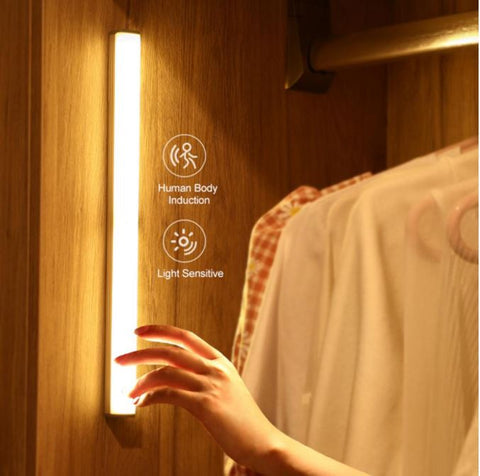LED Nachtlicht mit Sensor für Bettgestell Holz