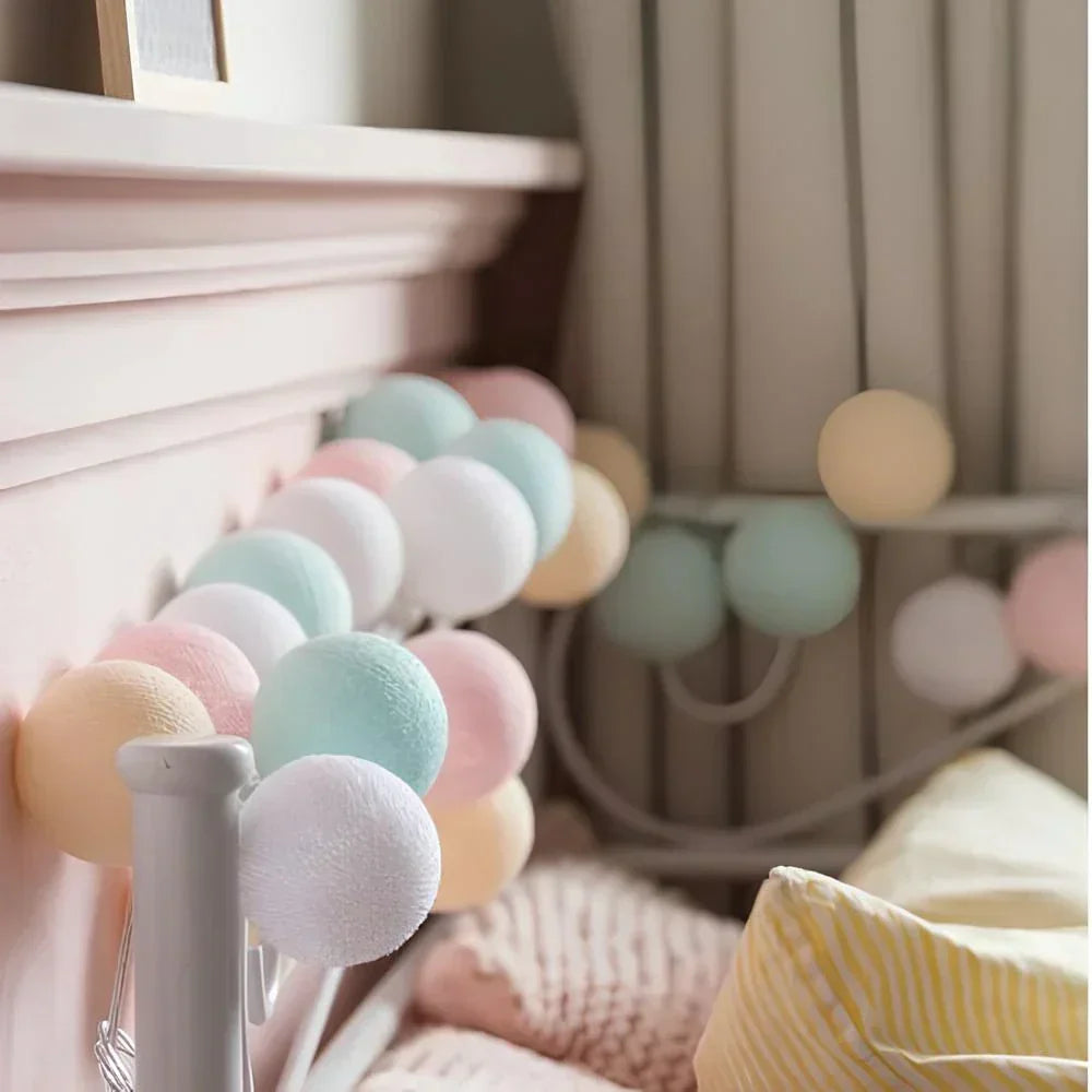 Stimmungsvolle LED Kugellichterkette - Wärmende Dekoration