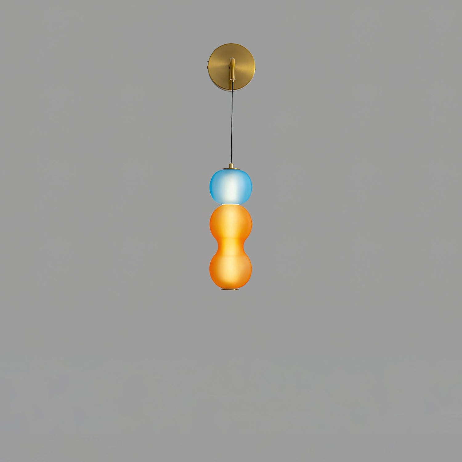 Elegante Wandleuchte mit Glockenorchideen