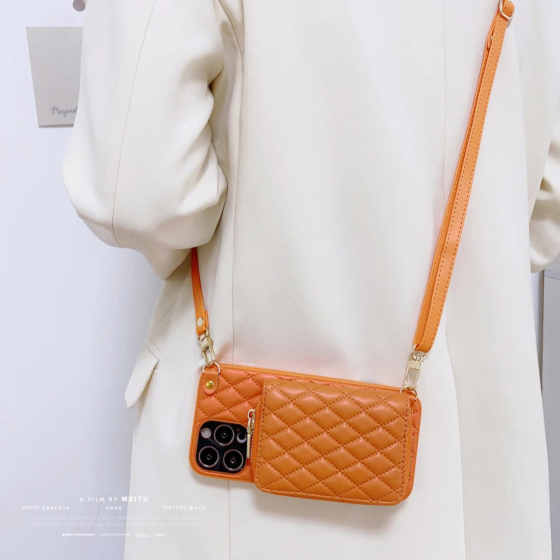 Luxus Leder Geldbörse mit Reißverschluss Crossbody Lanyard iPhone Hülle | MagSafe Case mit Kameralinsenschutzabdeckung für Apple iPhone 15/14/13/12 Pro Max Plus Cover – Umhängeband, Schulterriemen, Kartenhalter Handyhülle | Premium Schutzhülle