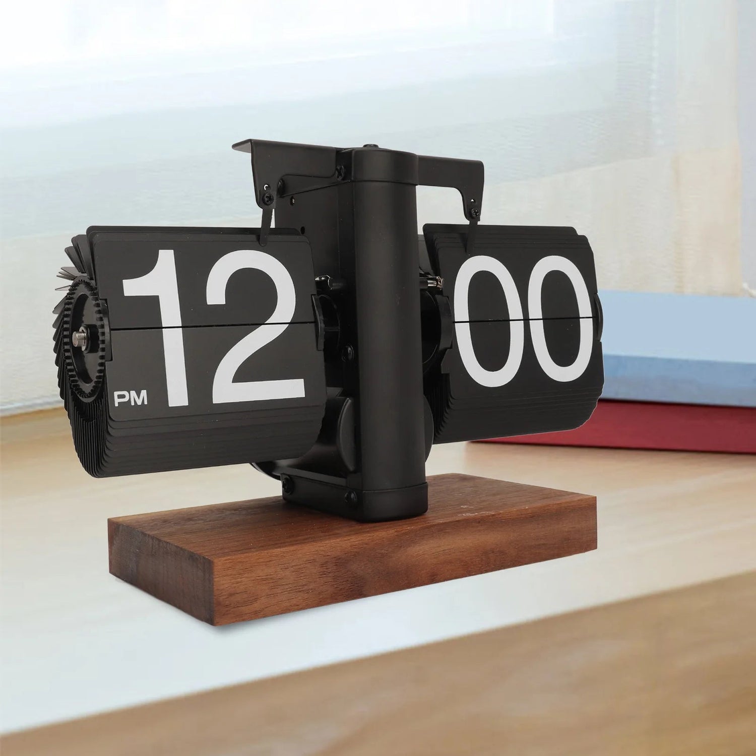 Vintage Flip Clock – Retro Tischuhr mit schwarzer Walnuss &amp; Flip-Anzeige