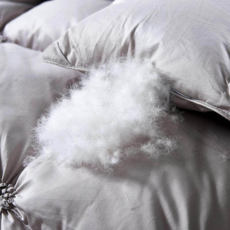 Luxuriöse Daunen-Steppbettdecke - Leicht &amp; Warm