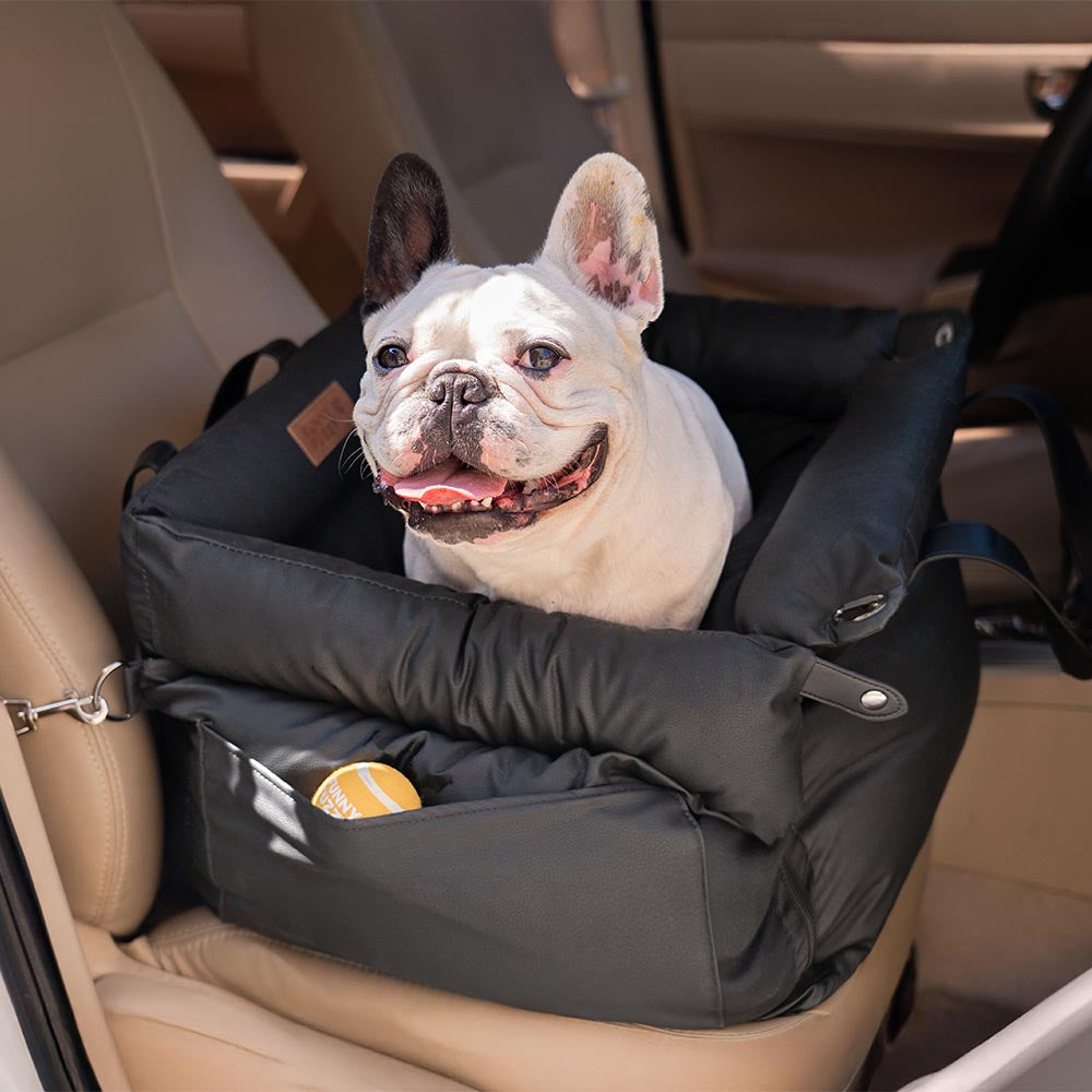 Hundeautositz aus Kunstleder - Sicherheit &amp; Stil | Urban Voyager