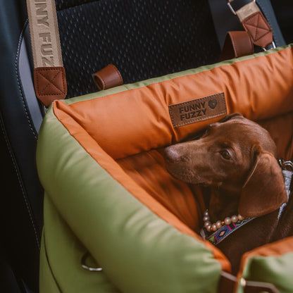 Hundeautositz aus Kunstleder - Sicherheit &amp; Stil | Urban Voyager