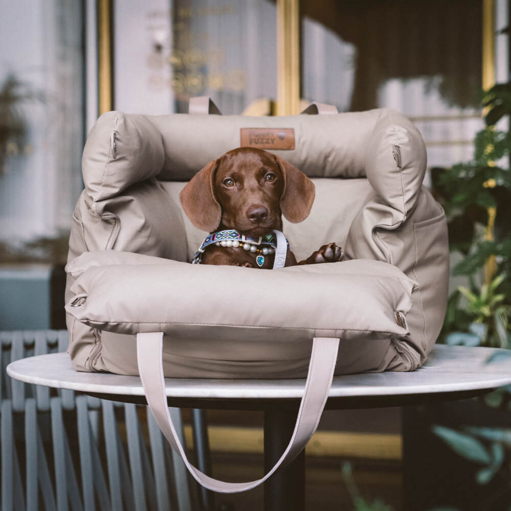 Hundeautositz aus Kunstleder - Sicherheit &amp; Stil | Urban Voyager