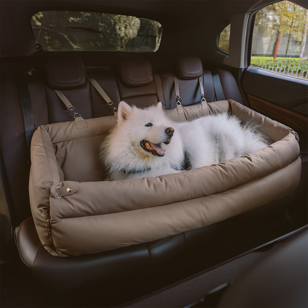 Hundeautositz aus Kunstleder - Sicherheit &amp; Stil | Urban Voyager