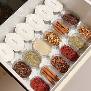 Stapelbare Gewürzboxen Set mit Dosierlöffel