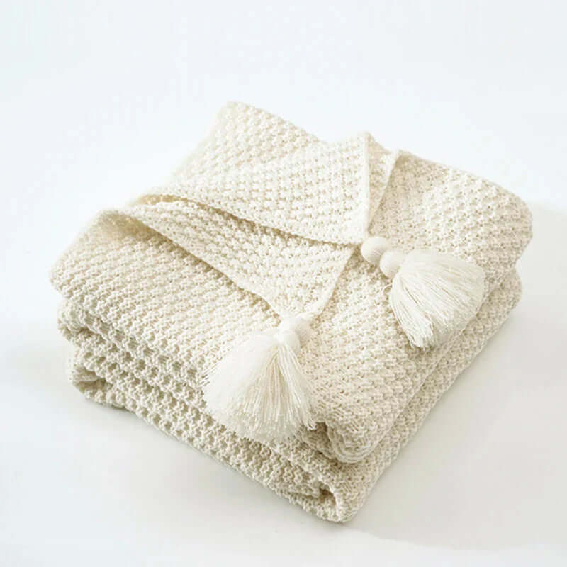 Kuschelige Strickdecke mit Fransen - Wohndecke aus weicher Wolle