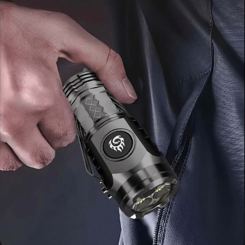 Kompakte LED Taschenlampe - Vielseitig &amp; Leistungsstark