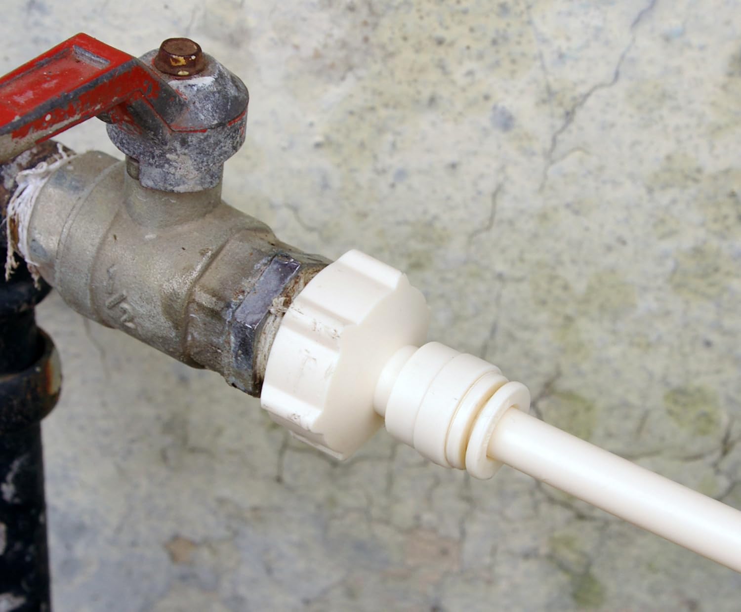 Sprühbewässerungssystem – Flexibler Wasserschlauch mit Düsen