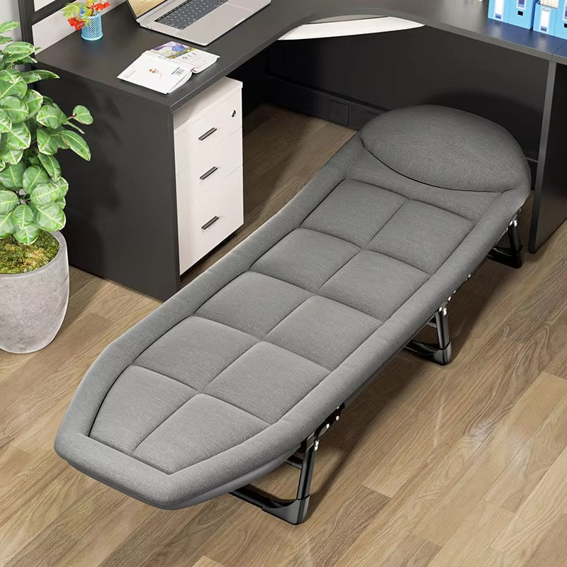 Klappbett mit eingebautem Kissen und Seitentasche