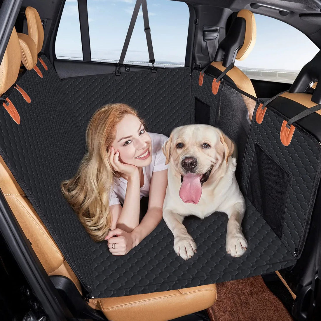 Hunde Autoschutzmatte  - Komfort &amp; Sicherheit für Ihr Auto