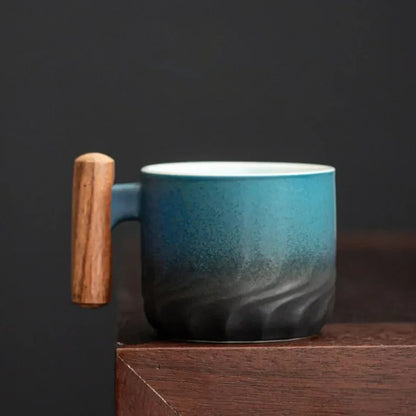 Vintage Espresso-Tassen mit Holzgriff