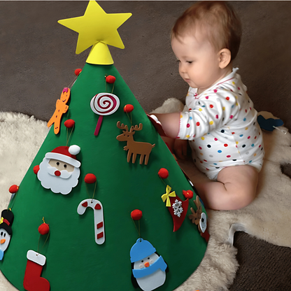 Weihnachtsbaum mit Ornamenten für Kinder