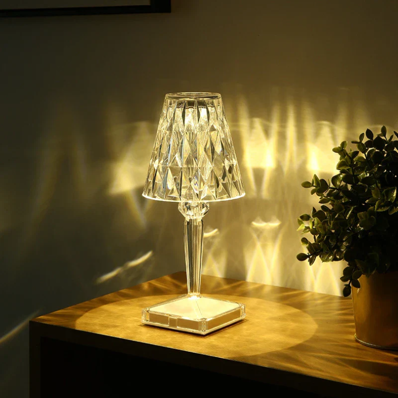 Kristall-Tischlampe - Luxuriöse Beleuchtung | CrystalLuxe