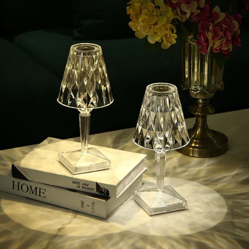 Kristall-Tischlampe - Luxuriöse Beleuchtung | CrystalLuxe