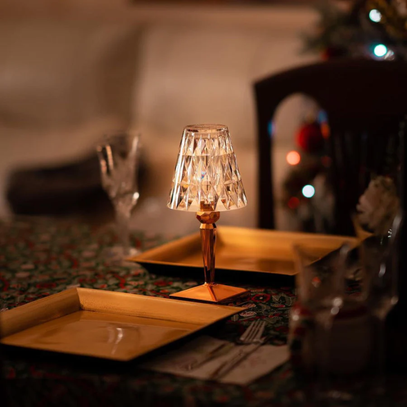 Kristall-Tischlampe - Luxuriöse Beleuchtung | CrystalLuxe