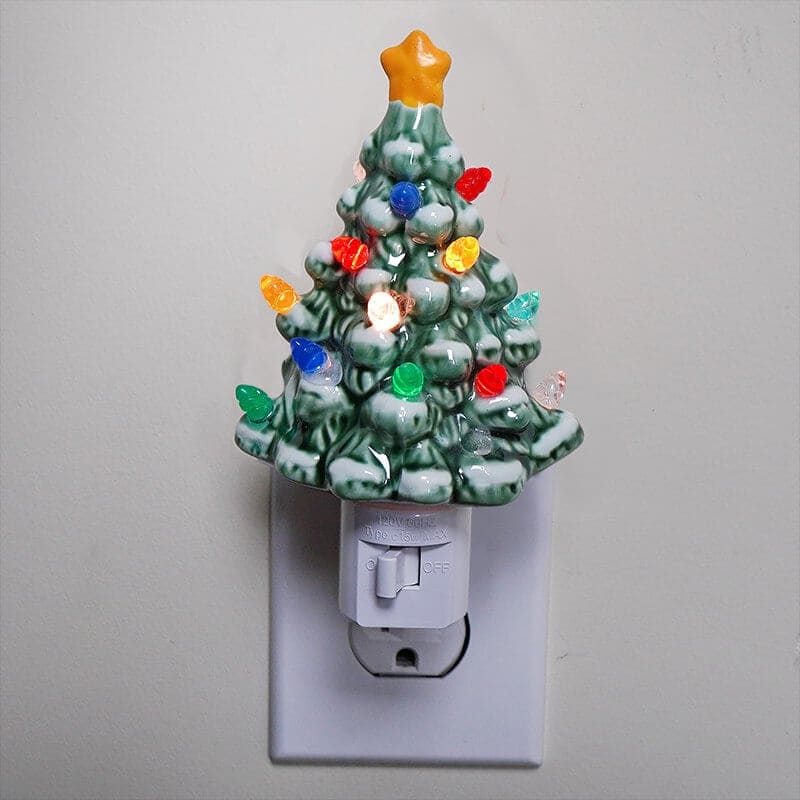 Zelara - Keramisches Weihnachtsbaum-Nachtlicht zum Einstecken