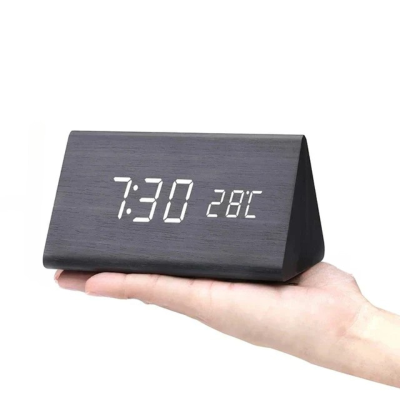 LED-Holzuhr – Sprachgesteuert &amp; Stilvoll für jeden Raum