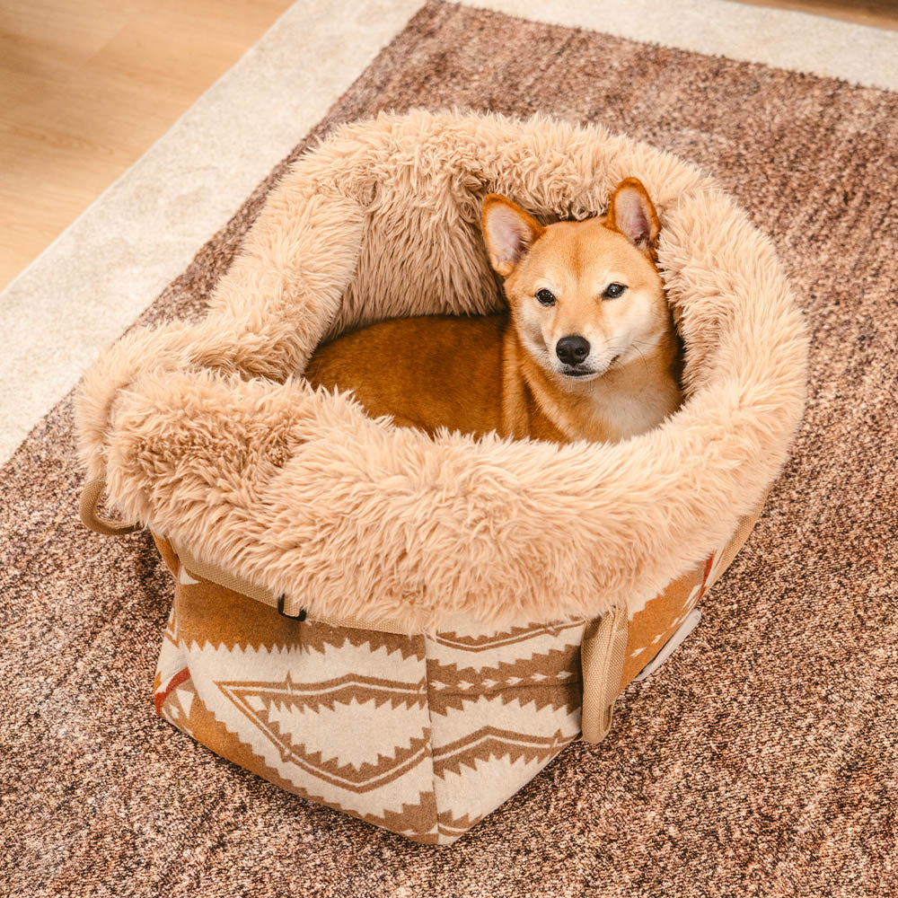 Wendbarer Haustierträger &amp; Schlafsack im Boho-Stil